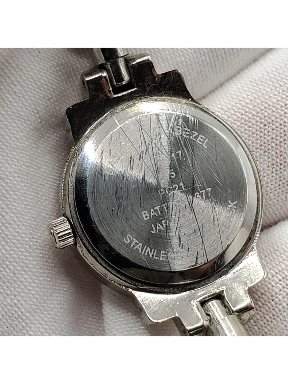 Studio Beaded Magnetic Band Womens Watch 27mm Silver Tone New Battery